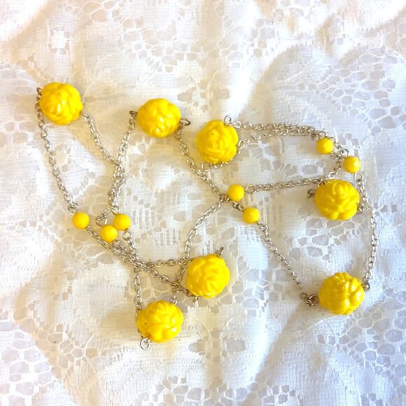 Vintage NEW Rose Charm Yellow Flower Necklace Silver Tone Chain VTG Timeless - Picture 4 of 7
